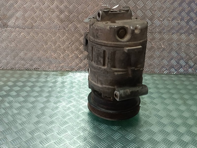 Recambio de compresor aire acondicionado para volkswagen passat berlina (3b2) comfortline referencia OEM IAM 8D0260808 7SBU16C D