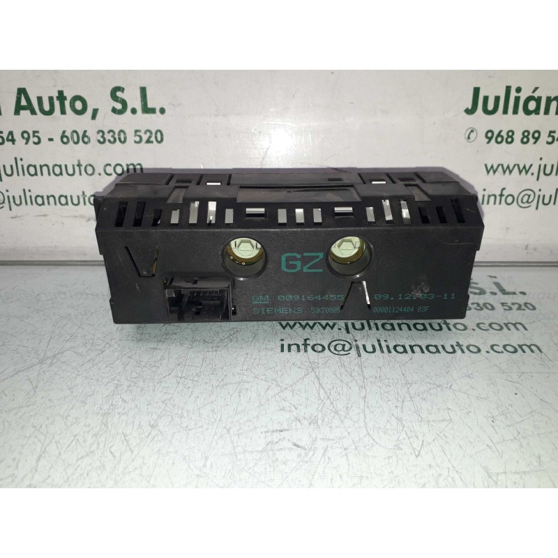 Recambio de pantalla multifuncion para opel corsa c enjoy referencia OEM IAM 009164455 5WK70005 