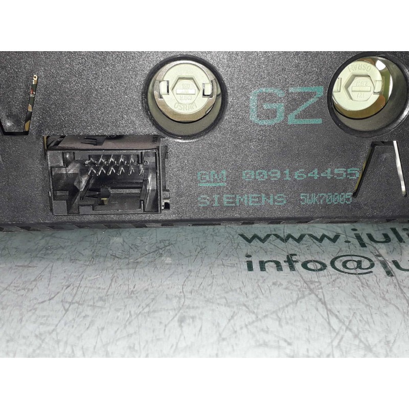 Recambio de pantalla multifuncion para opel corsa c enjoy referencia OEM IAM 009164455 5WK70005 