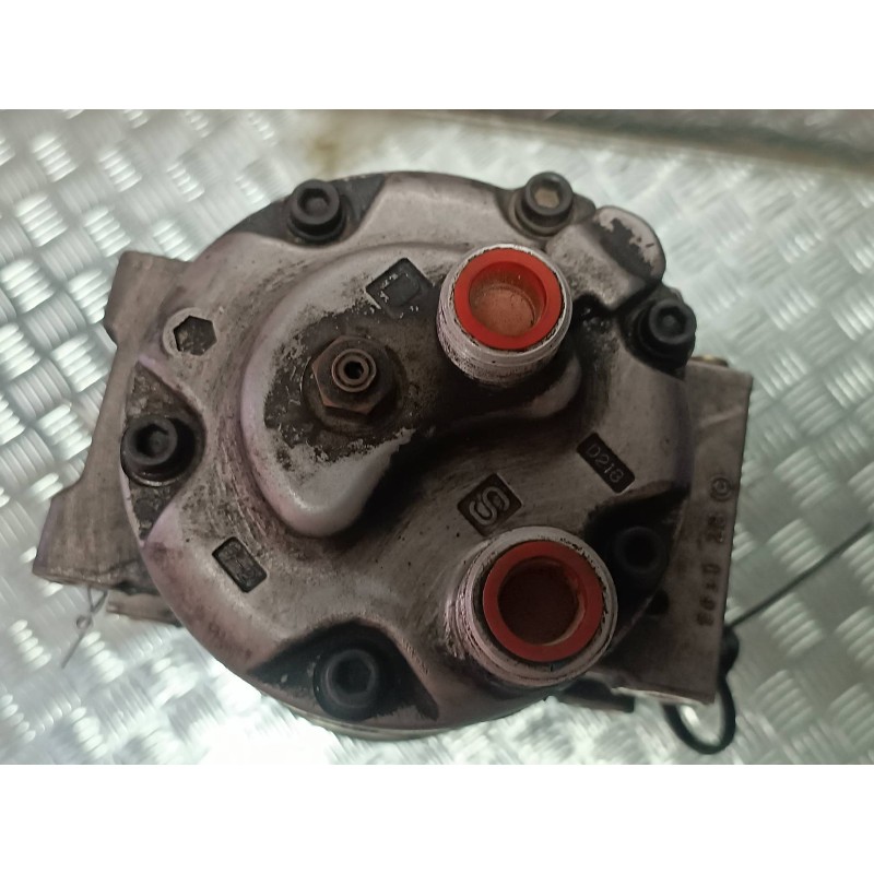 Recambio de compresor aire acondicionado para volkswagen passat berlina (3b2) comfortline referencia OEM IAM 8D0260805D DCW17D Z