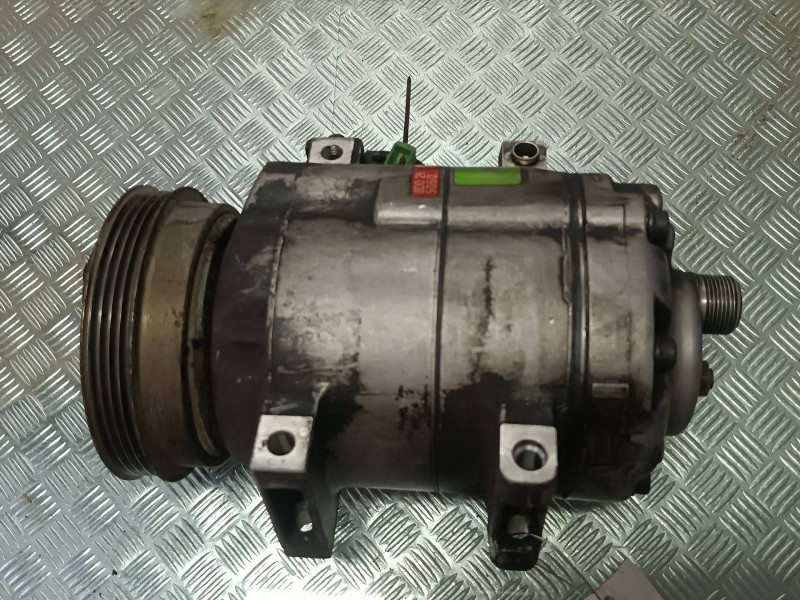 Recambio de compresor aire acondicionado para volkswagen passat berlina (3b2) comfortline referencia OEM IAM 8D0260805D DCW17D Z