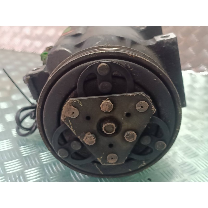 Recambio de compresor aire acondicionado para volkswagen passat berlina (3b2) comfortline referencia OEM IAM 8D0260805D DCW17D Z