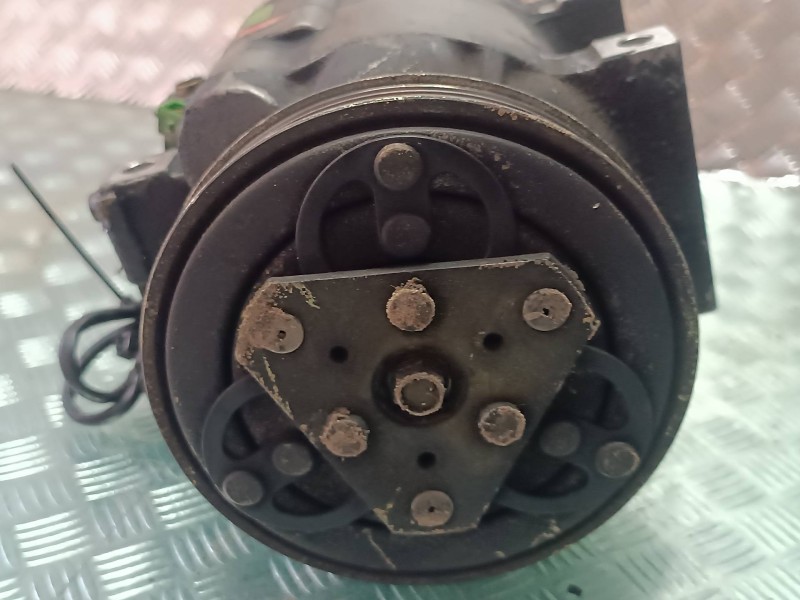 Recambio de compresor aire acondicionado para volkswagen passat berlina (3b2) comfortline referencia OEM IAM 8D0260805D DCW17D Z