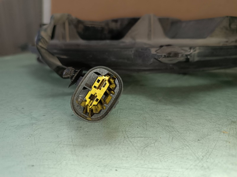 Recambio de electroventilador para peugeot 308 sport referencia OEM IAM 1049874716  VALEO