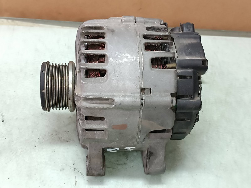 Recambio de alternador para peugeot 308 sport referencia OEM IAM 9664779680 VALEO 