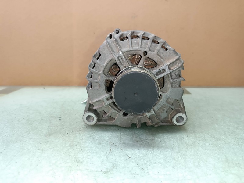 Recambio de alternador para peugeot 308 sport referencia OEM IAM 9664779680 VALEO 