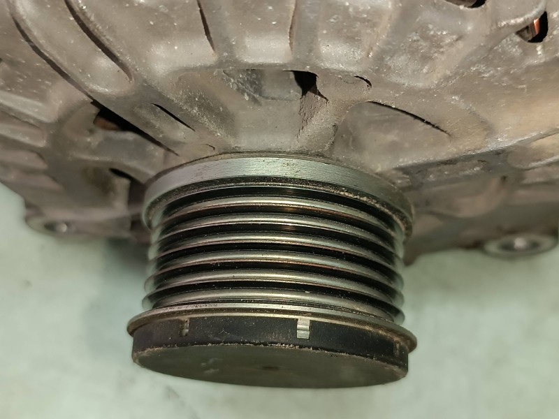 Recambio de alternador para peugeot 308 sport referencia OEM IAM 9664779680 VALEO 