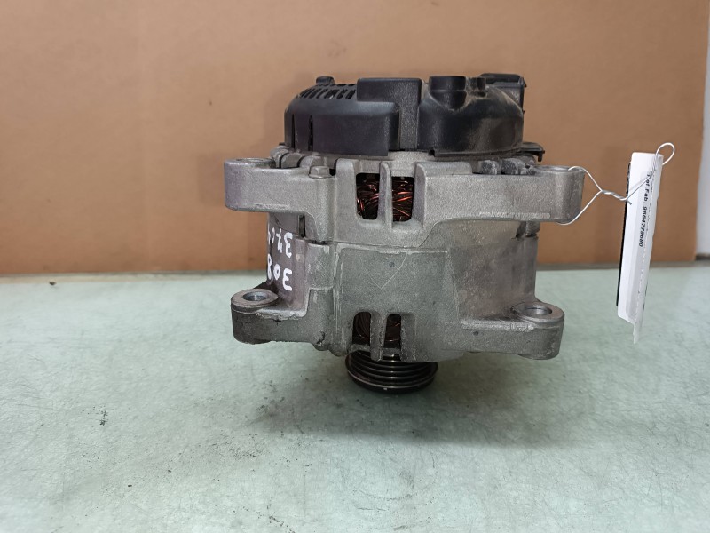 Recambio de alternador para peugeot 308 sport referencia OEM IAM 9664779680 VALEO 