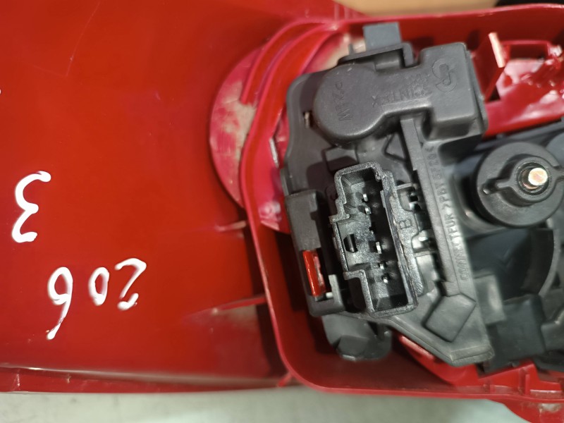 Recambio de piloto trasero derecho para peugeot 206 berlina xs-line referencia OEM IAM   