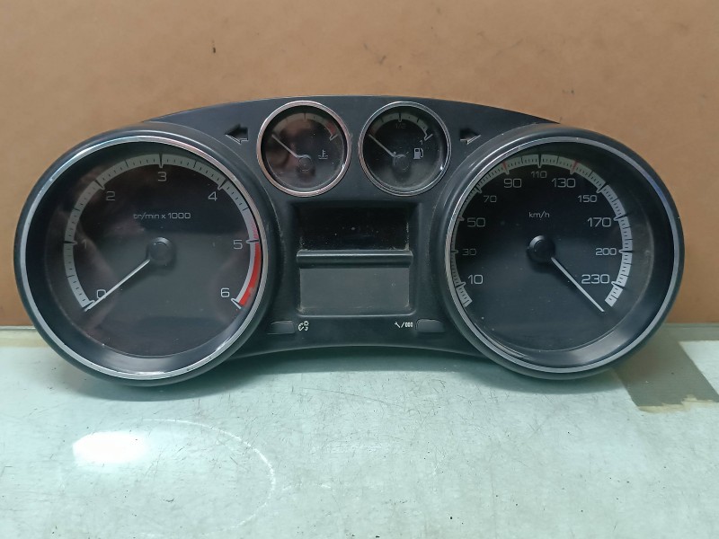 Recambio de cuadro instrumentos para peugeot 308 sport referencia OEM IAM 9666642180  