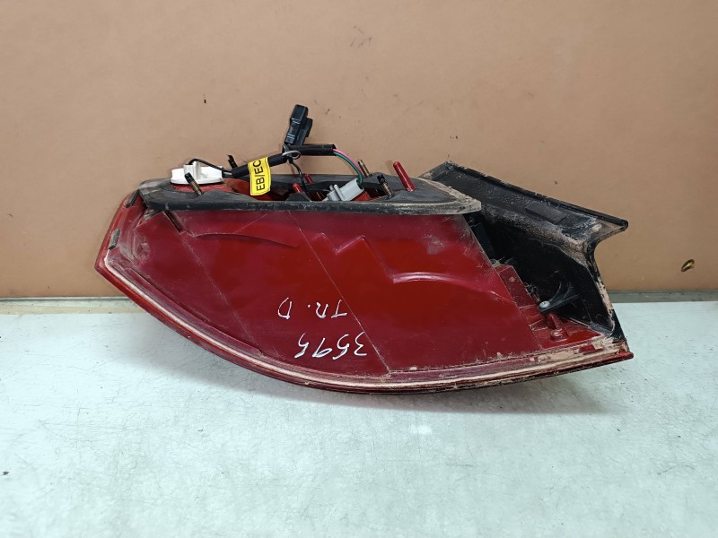 Recambio de piloto trasero derecho para kia opirus básico referencia OEM IAM   