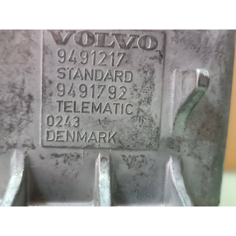 Recambio de sistema audio / radio cd para volvo s60 berlina 2.4 d referencia OEM IAM 306576371 9491792 9491217