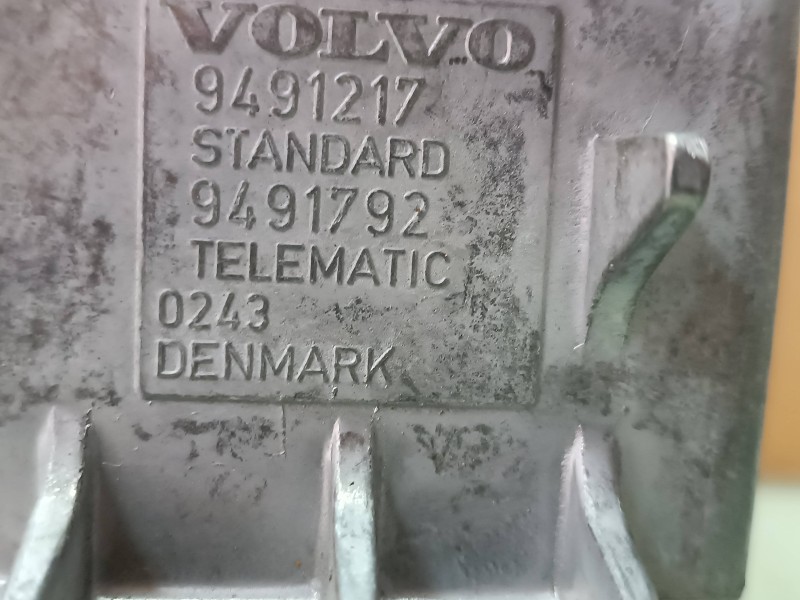 Recambio de sistema audio / radio cd para volvo s60 berlina 2.4 d referencia OEM IAM 306576371 9491792 9491217