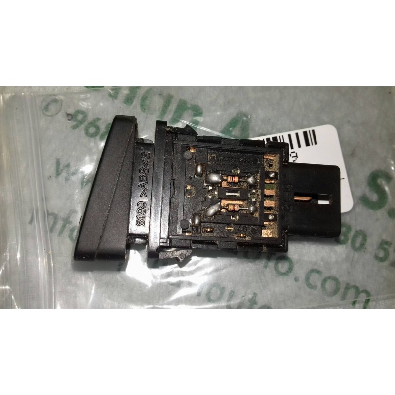 Recambio de interruptor para hyundai tucson (jm) 2.0 crdi comfort referencia OEM IAM 025917774970 4+2 PINES ANTINIEBLAS