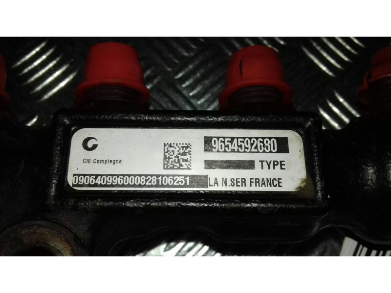 Recambio de rampa inyectora para ford focus lim. (cb4) titanium referencia OEM IAM 9654592680  9655465480