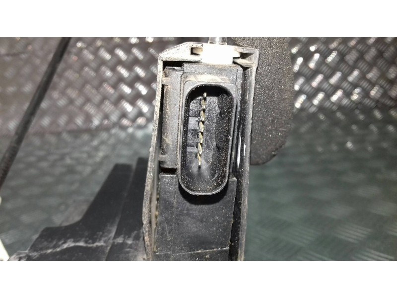 Recambio de cerradura puerta trasera derecha para citroen c4 picasso feel referencia OEM IAM 9810310780  