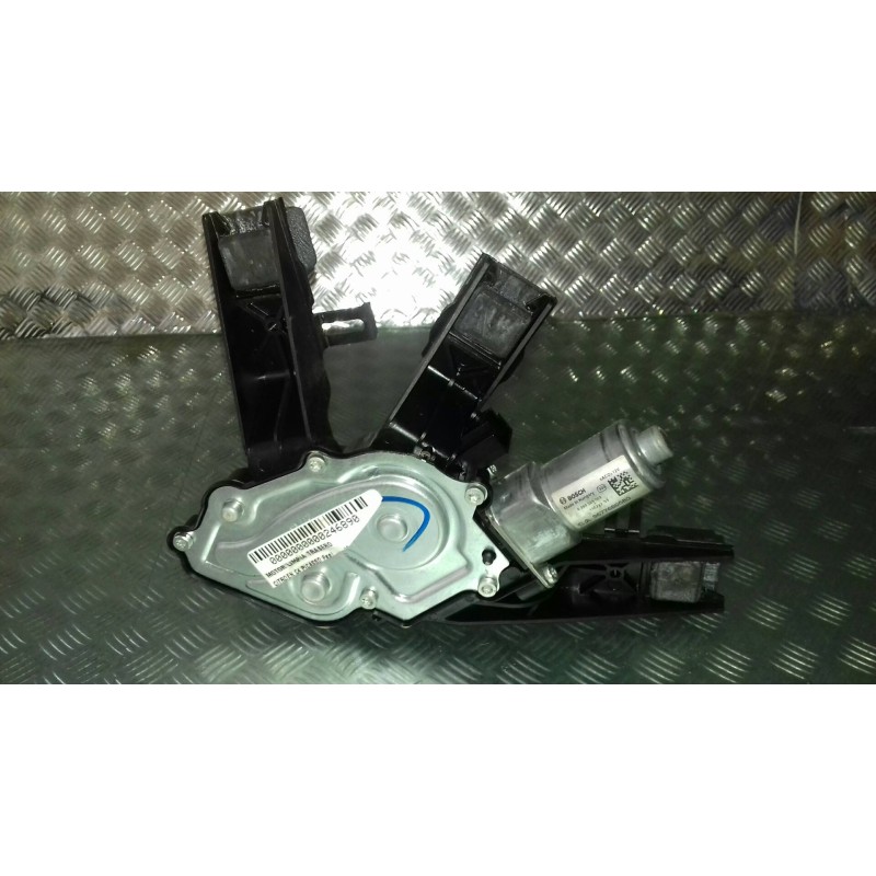 Recambio de motor limpia trasero para citroen c4 picasso feel referencia OEM IAM 9677680580 0390208008 BOSCH