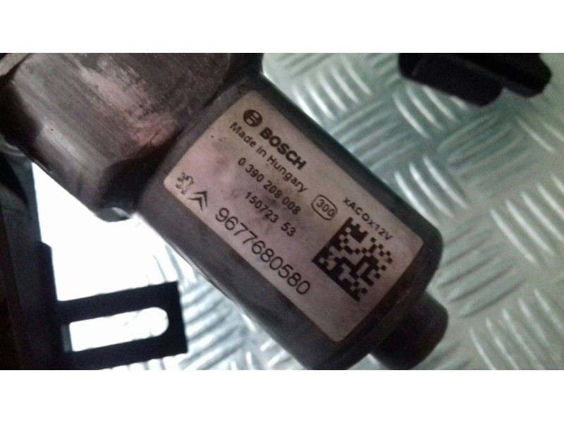 Recambio de motor limpia trasero para citroen c4 picasso feel referencia OEM IAM 9677680580 0390208008 BOSCH