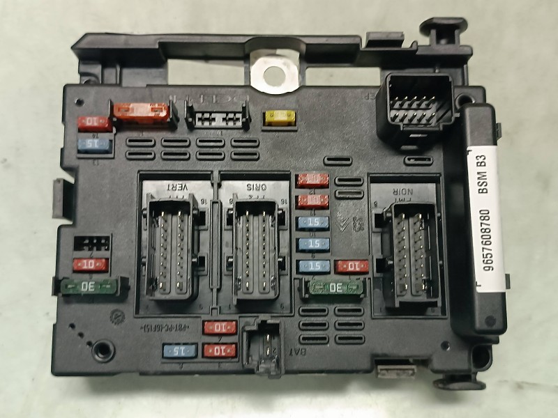 Recambio de caja reles / fusibles para peugeot 206 berlina xs-line referencia OEM IAM 9657608780 BSM B3 DELPHI