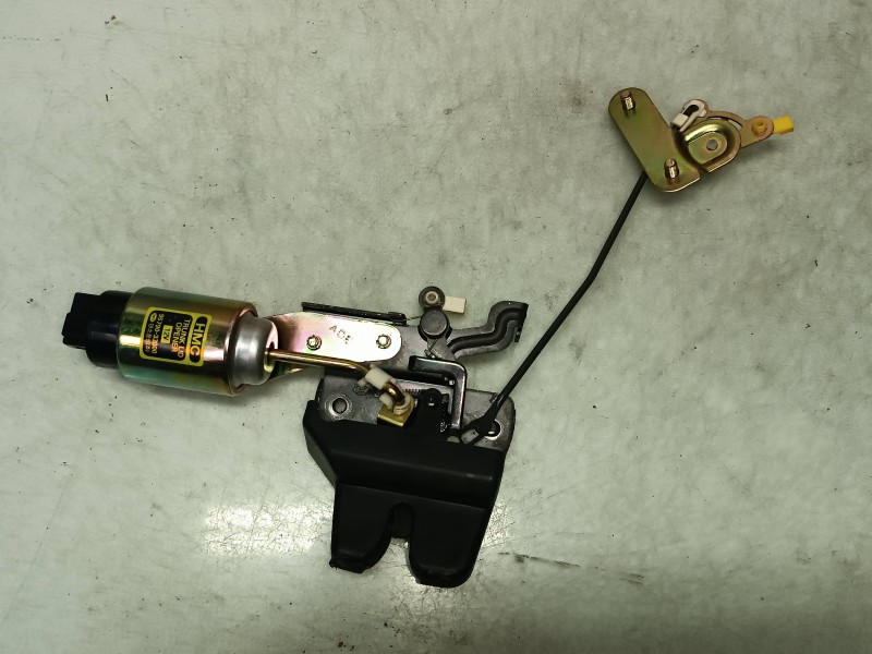 Recambio de cerradura maletero / porton para kia opirus básico referencia OEM IAM 9579033000  CONECTOR 2 PINES