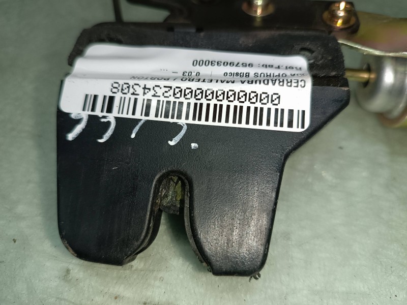 Recambio de cerradura maletero / porton para kia opirus básico referencia OEM IAM 9579033000  CONECTOR 2 PINES