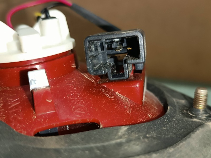 Recambio de piloto trasero izquierdo interior para kia opirus básico referencia OEM IAM 2357  INT - PORTON