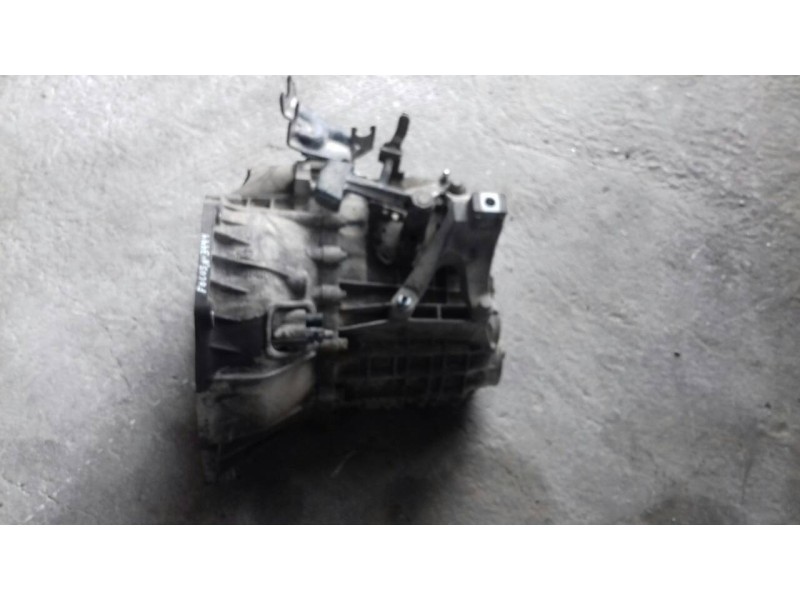 Recambio de caja cambios para ford focus lim. (cb4) titanium referencia OEM IAM 6M5R7002ZB  5 VELOCIDADES