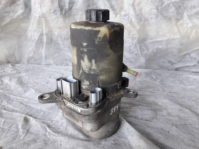 Recambio de bomba direccion para ford focus lim. (cb4) titanium referencia OEM IAM 4M513K514CA  