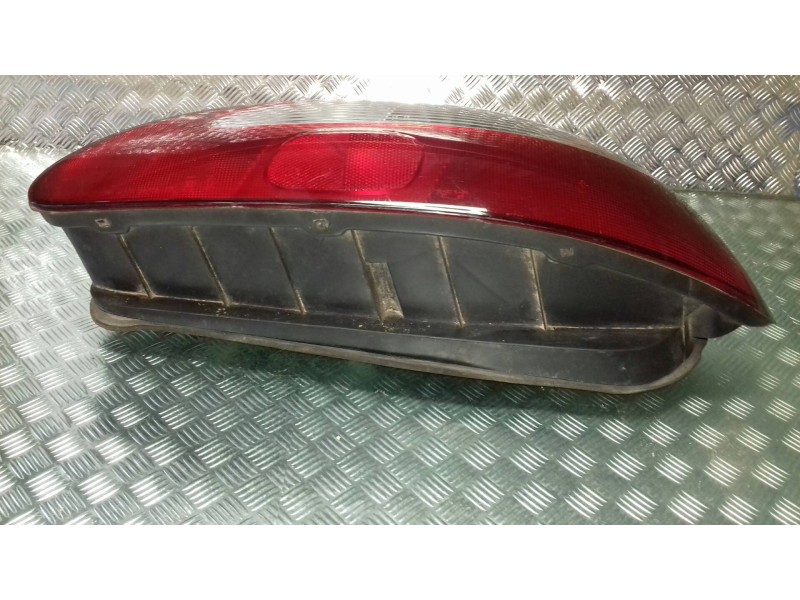 Recambio de piloto trasero derecho para hyundai coupe (j2) 2.0 fx coupe referencia OEM IAM 92402270  