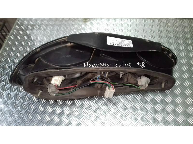 Recambio de piloto trasero derecho para hyundai coupe (j2) 2.0 fx coupe referencia OEM IAM 92402270  
