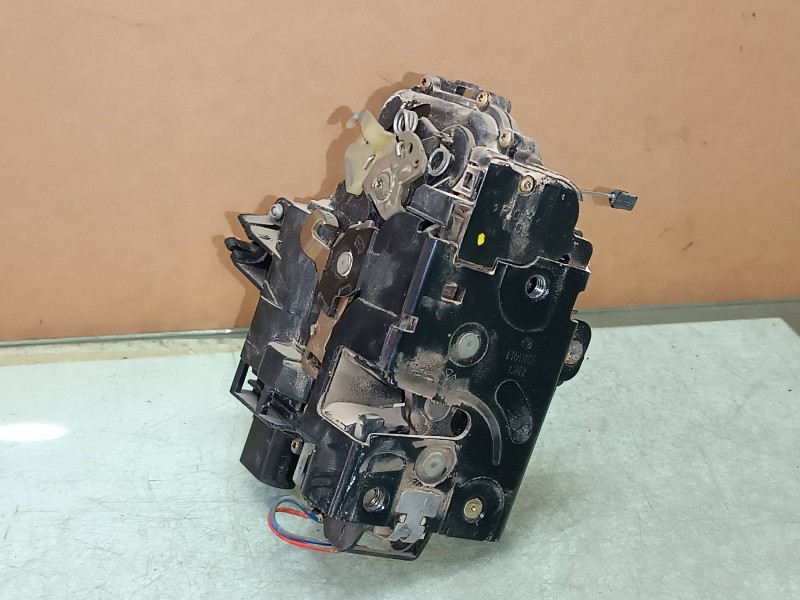 Recambio de cerradura puerta delantera derecha para seat leon (1m1) stella referencia OEM IAM C3B1837016H NEGRO ELECTRICA