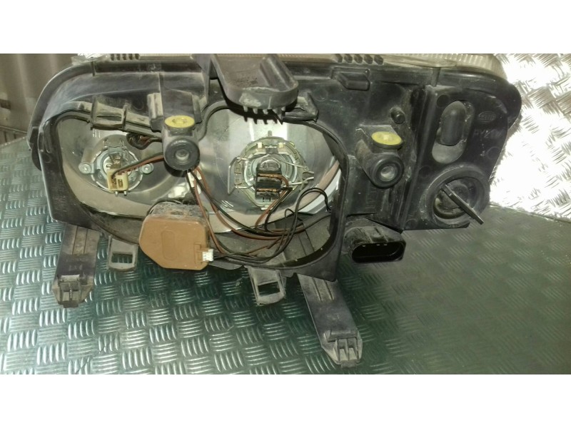 Recambio de faro derecho para ford focus c-max (cap) trend (d) referencia OEM IAM 3M5113005AH  