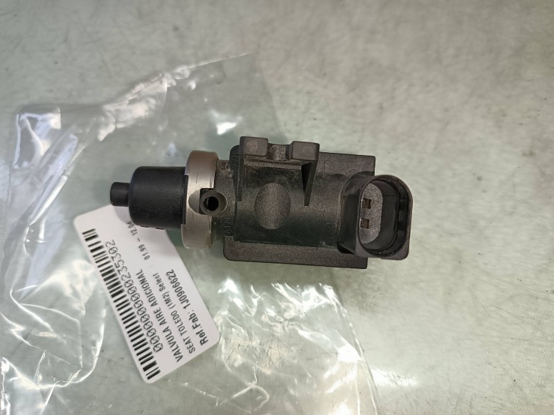 Recambio de valvula aire adicional para seat toledo (1m2) select referencia OEM IAM 1J0906622 72290320 CONECTOR 2 PINES