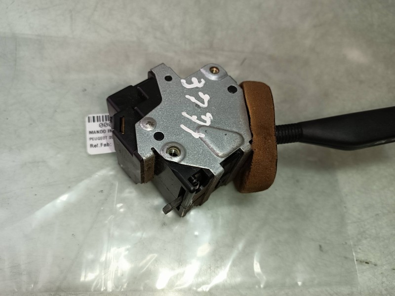 Recambio de mando intermitentes para peugeot 205 berlina xad / xad multi referencia OEM IAM   