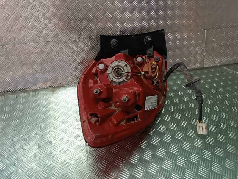 Recambio de piloto trasero derecho para kia cee´d drive referencia OEM IAM   