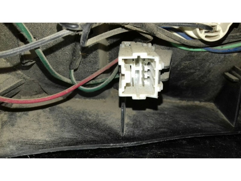 Recambio de piloto trasero derecho para hyundai lantra berlina (rd) 1.6 gls referencia OEM IAM   