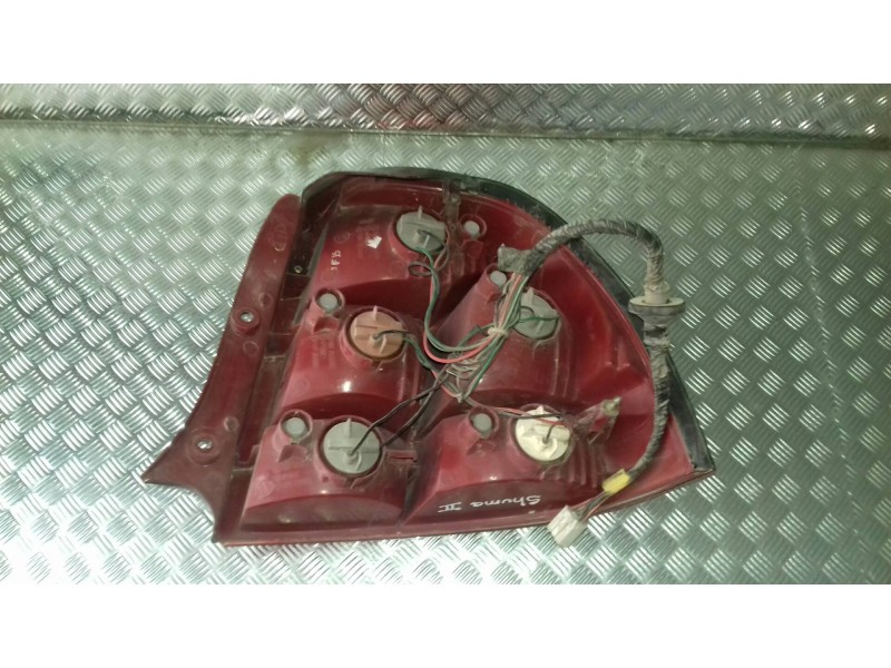 Recambio de piloto trasero izquierdo para kia shuma ii 1.6 ls berlina portón referencia OEM IAM 0K2S151140  