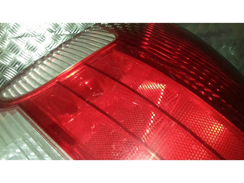 Recambio de piloto trasero derecho para kia rio rs paket s berlina (5-ptas.) referencia OEM IAM 92402FD0  