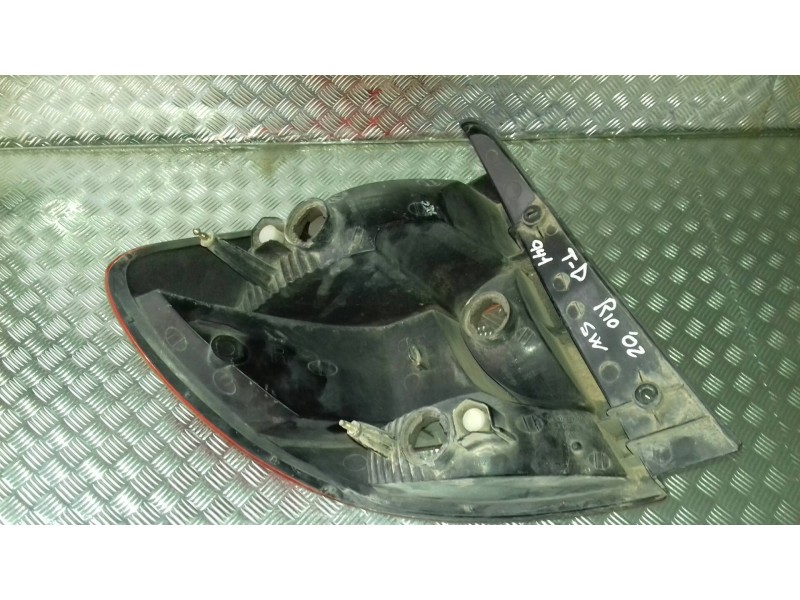 Recambio de piloto trasero derecho para kia rio rs paket s berlina (5-ptas.) referencia OEM IAM 92402FD0  