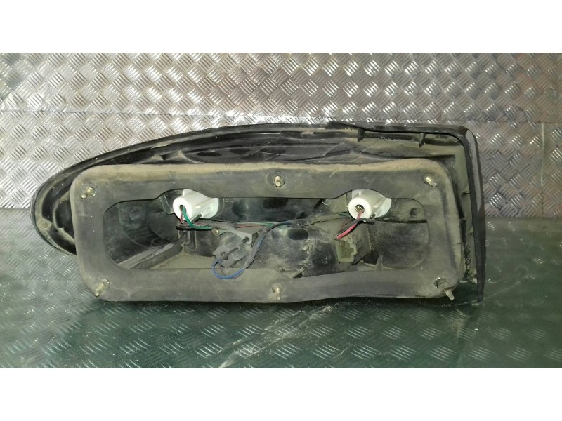 Recambio de piloto trasero derecho para kia sephia gtx referencia OEM IAM   