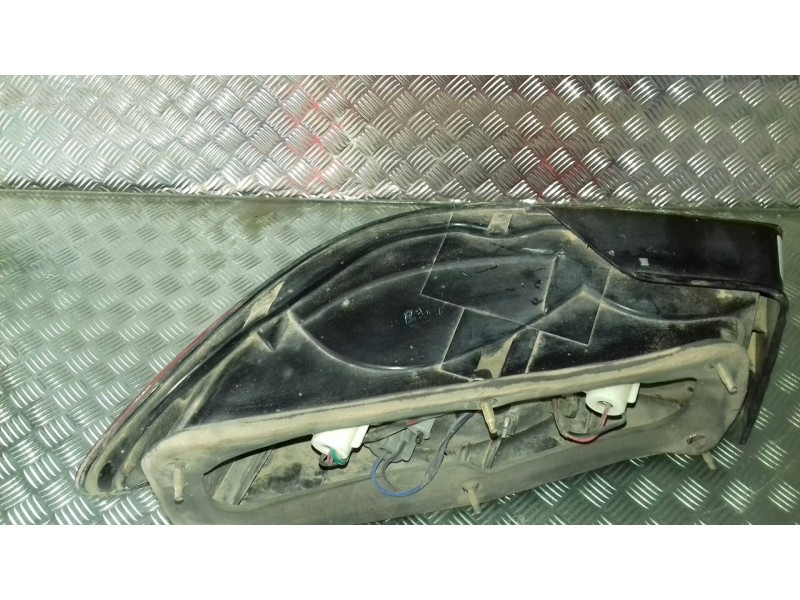 Recambio de piloto trasero derecho para kia sephia gtx referencia OEM IAM   