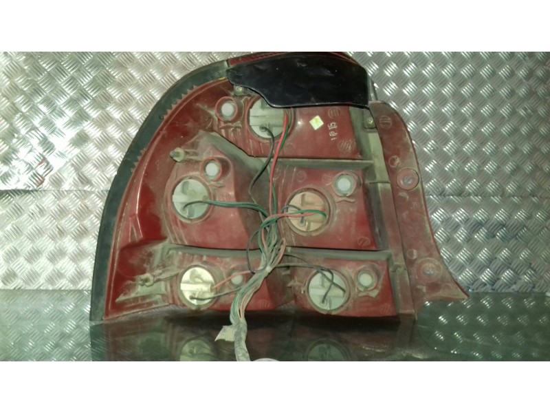 Recambio de piloto trasero derecho para kia shuma ii 1.6 ls berlina portón referencia OEM IAM   