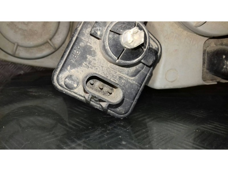 Recambio de faro derecho para hyundai coupe (j2) 1.6 fx coupe referencia OEM IAM 9210227XXX  