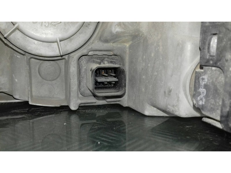 Recambio de faro derecho para hyundai coupe (rd) 1.6 fx xplod referencia OEM IAM   