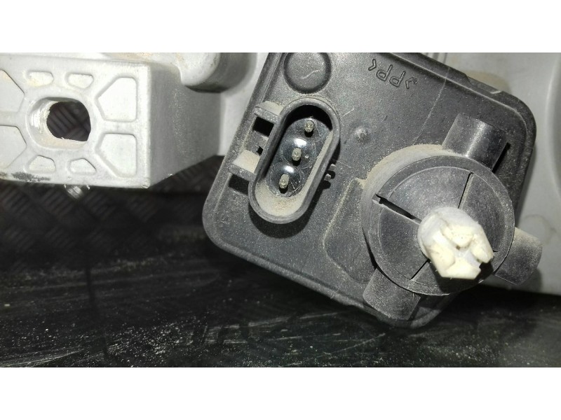 Recambio de faro izquierdo para hyundai lantra berlina (rd) 1.9 d gls referencia OEM IAM 9210129XXX  