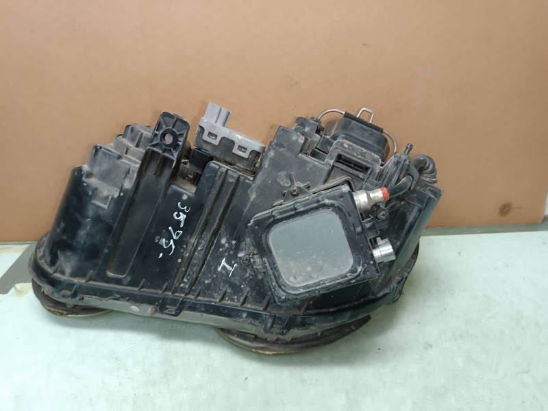 Recambio de faro derecho para kia opirus básico referencia OEM IAM   FARO XENON