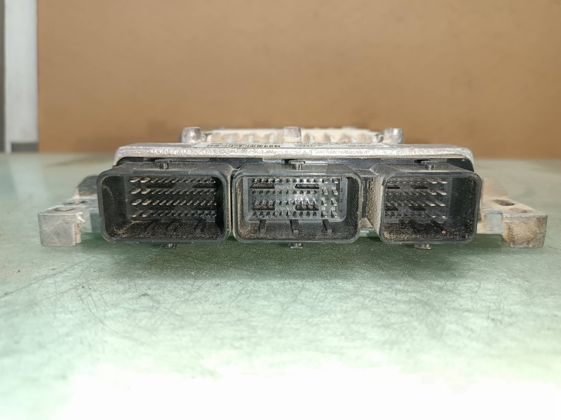 Recambio de centralita motor uce para ford focus lim. (cb4) titanium referencia OEM IAM 7M5112A650BCE 5WS40778F CONTINENTAL