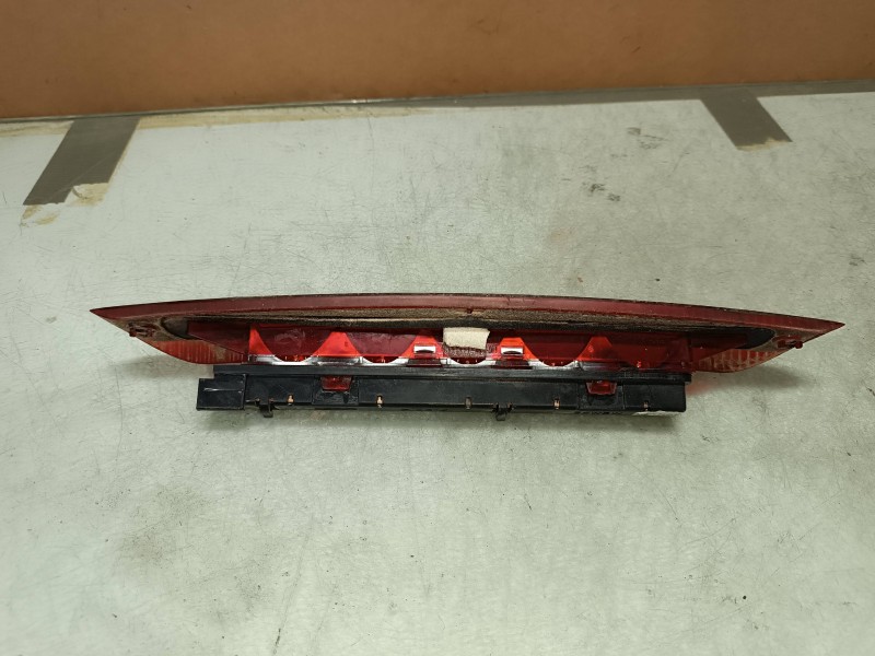 Recambio de luz central de freno para ford focus lim. (cb4) titanium referencia OEM IAM   