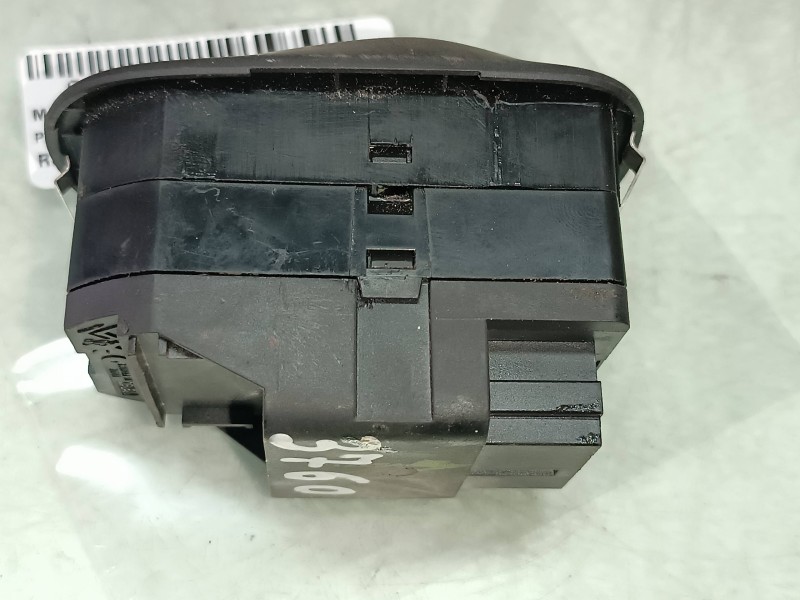 Recambio de mando elevalunas delantero izquierdo para peugeot 206 berlina xs-line referencia OEM IAM  NEGRO VALEO