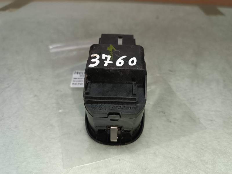 Recambio de mando elevalunas delantero izquierdo para peugeot 206 berlina xs-line referencia OEM IAM  NEGRO VALEO